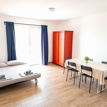 Avada Premium Apartment โนวาลยา ภายนอก รูปภาพ