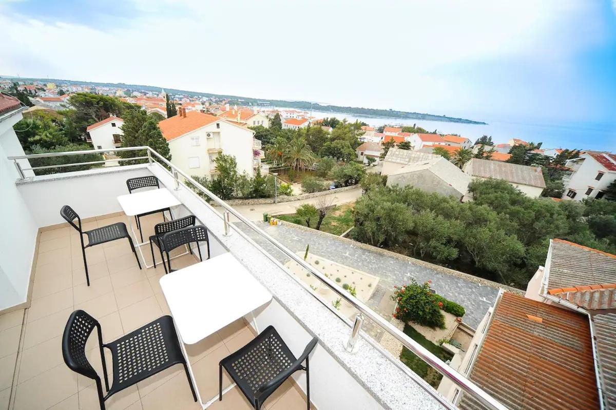 Avada Premium Apartment โนวาลยา ภายนอก รูปภาพ